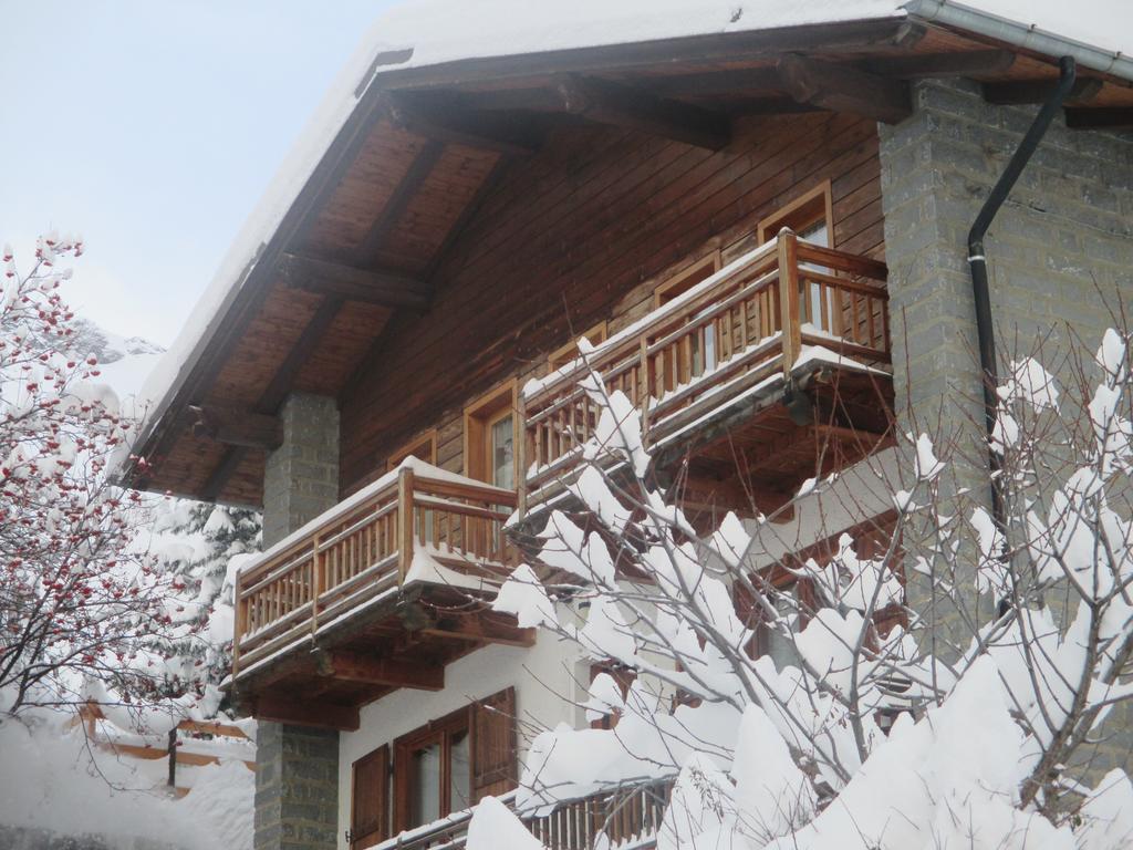 Hotel Le Clocher Champoluc Exterior foto
