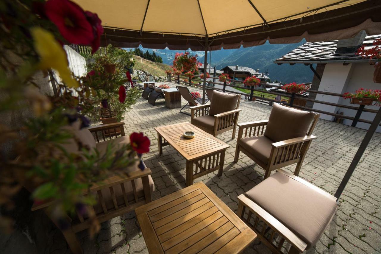Hotel Le Clocher Champoluc Exterior foto