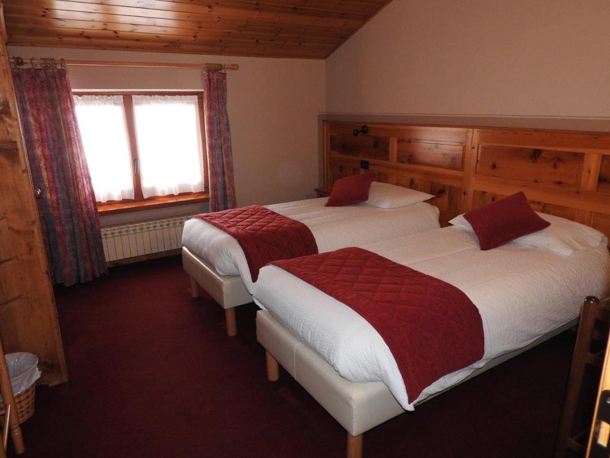 Hotel Le Clocher Champoluc Exterior foto